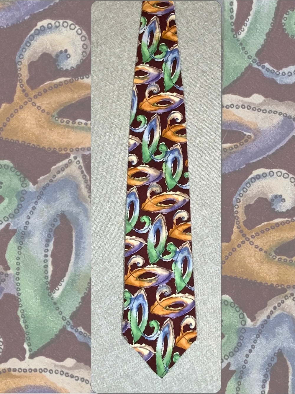 Vintage Silk Necktie Abstract Leaf Scroll XL 63”